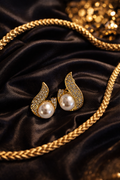 Swan statement studs