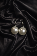 Pearl droplets earrings