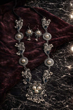 Adaa Necklace with earrings
