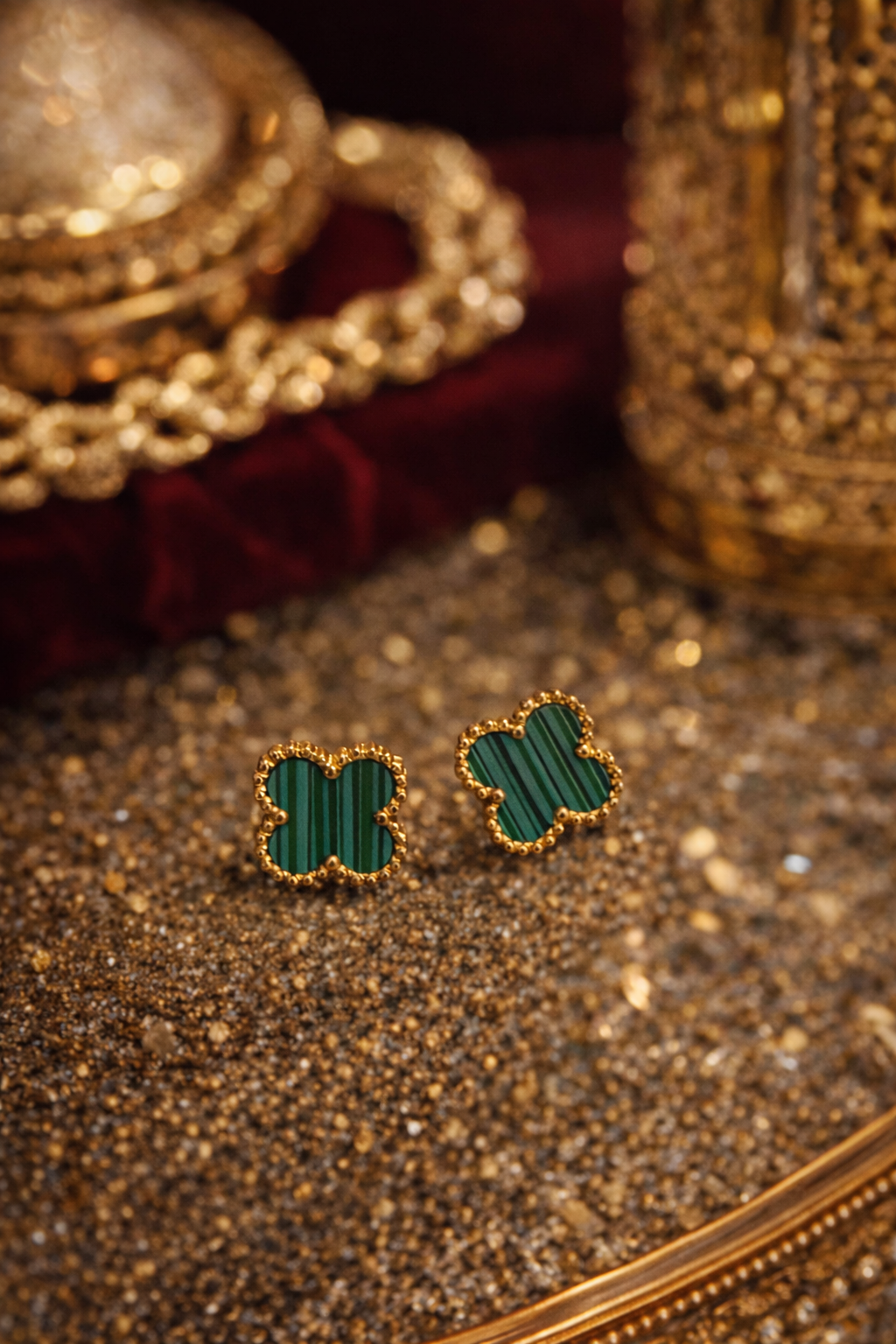 Clover studs