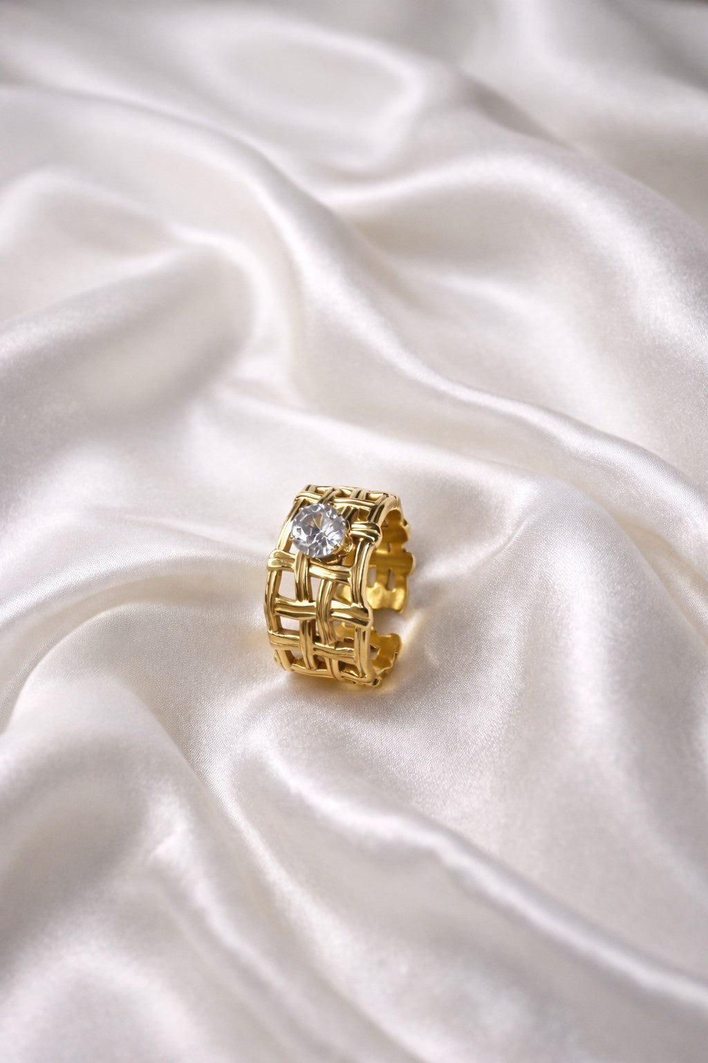 chain-link statement ring