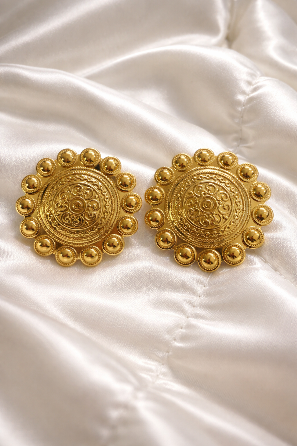 Statement Indo-western studs