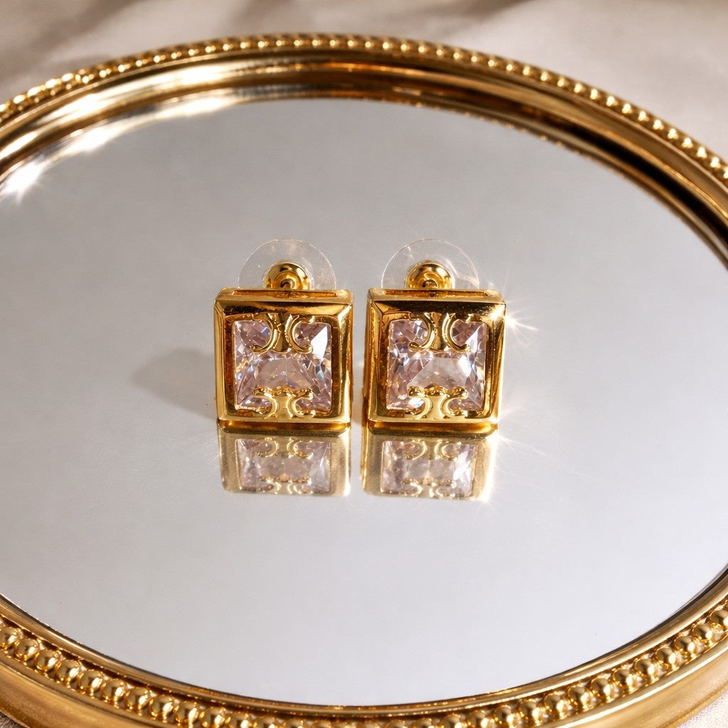 Noor Square studs