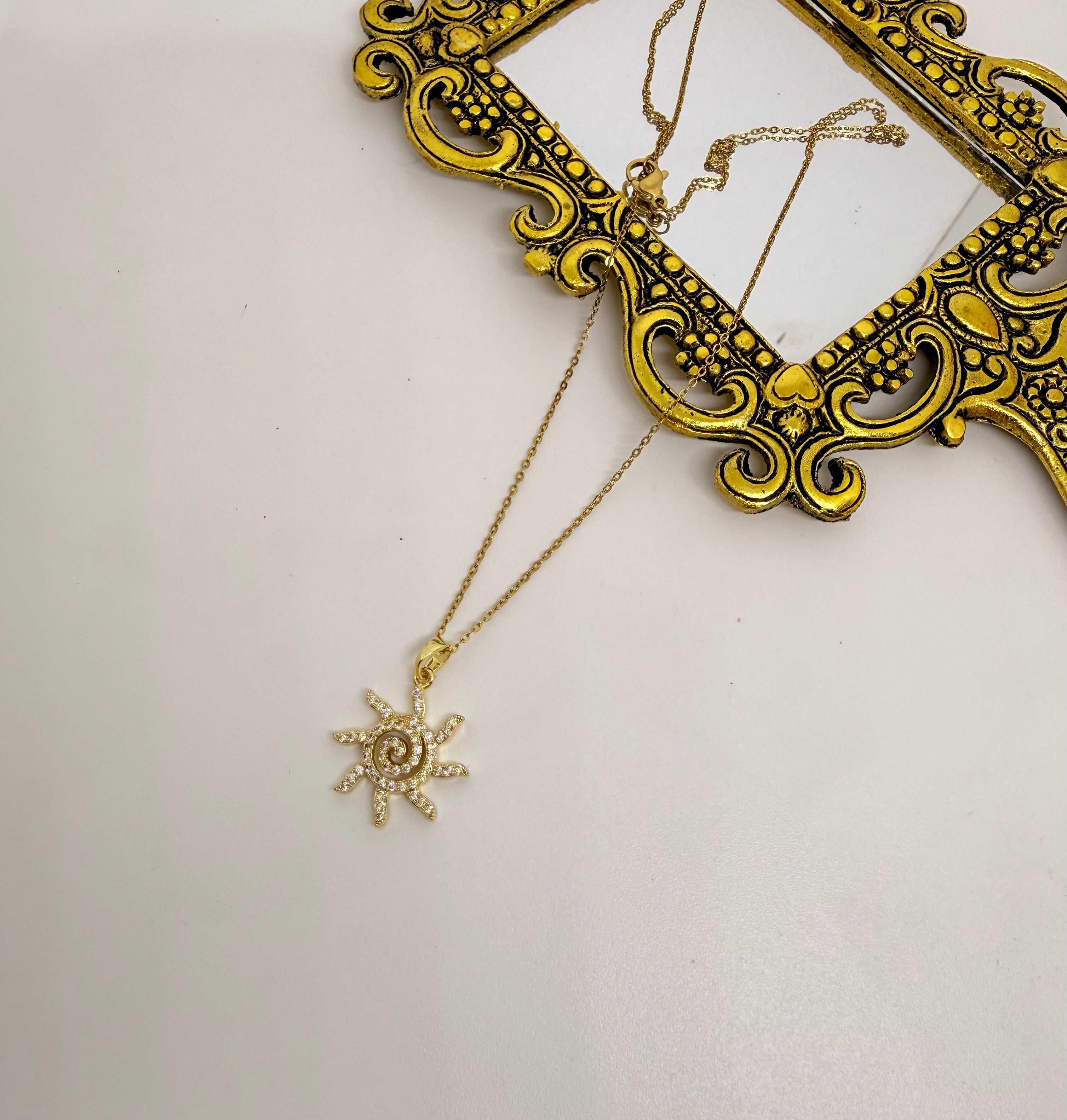 Sunlight necklace